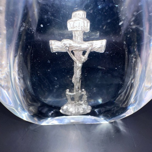 RARE Vintage Crucifix Of Christ  Acrylic Christian Catholic Paperweight - Picture 8 of 8